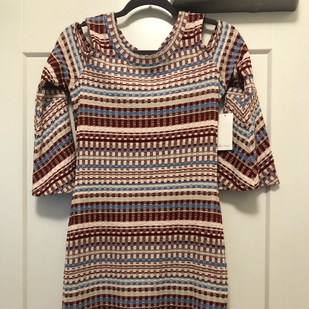 Cold-shoulder fall dress